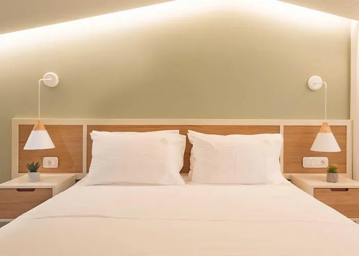 Eco Residences & ホテル トロニ